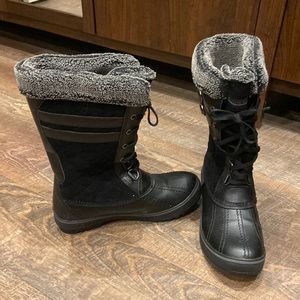 Tall waterproof snow boot